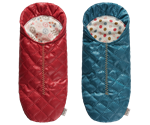 Blå og rød sovepose fra Maileg - Tinashjem